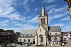 Façade de l'église Notre-Dame à Pavilly